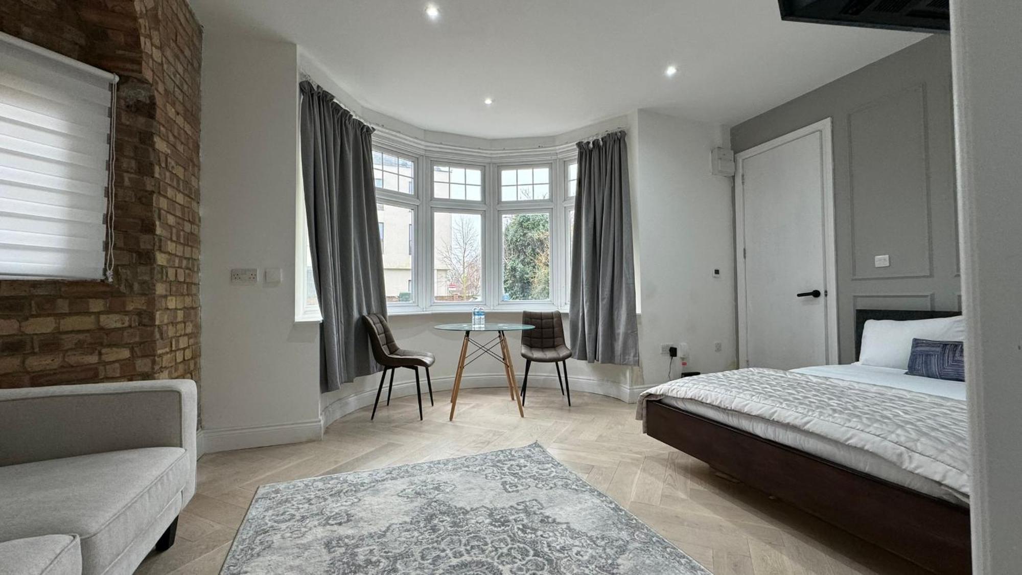 London Studios And Suites Harrow Kültér fotó